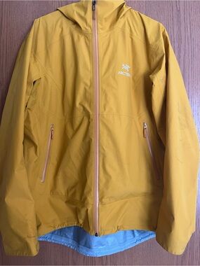 Arc'teryx Goretex Rain Jacket Women’s Size XL Bright Yellow